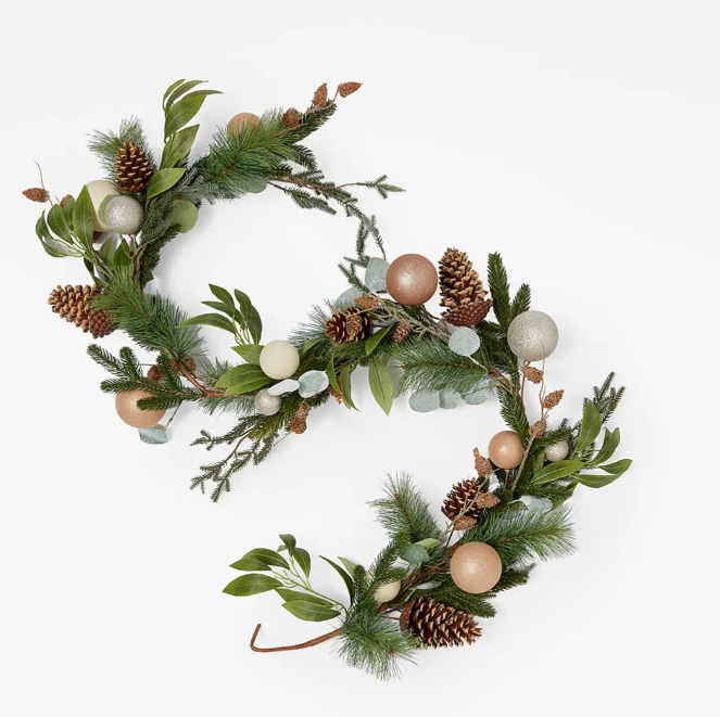 Bed Bath & Table Pine Needle Garland With Bauble and Pinecone