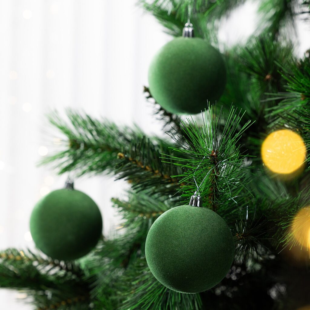 Bed-bath-and-Beyond-Green-Velvet-bauble